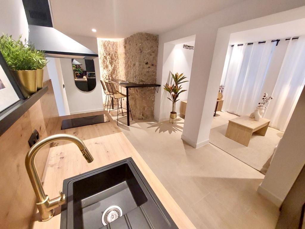 Helearon Suite Малага Экстерьер фото